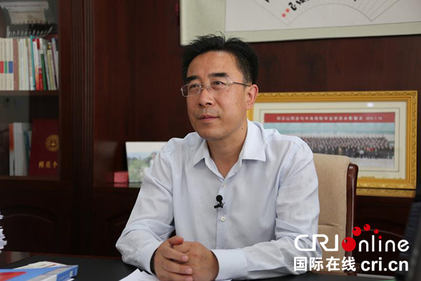 【问答神州】【国际在线中首列表】【改革开放专题·高端访谈】甘肃省甘南藏族自治州舟曲县委书记石华雄：攻坚克难构筑产业脊梁 改革创新绘就发展蓝图