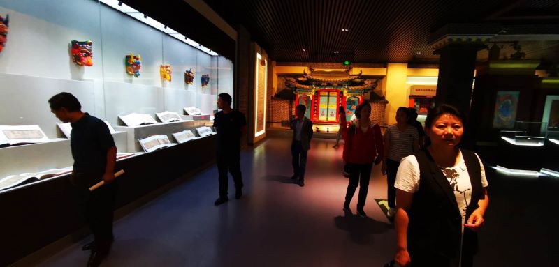 舟曲民间古藏文苯教文献展.jpg 舟曲民间古藏文苯教文献展.jpg