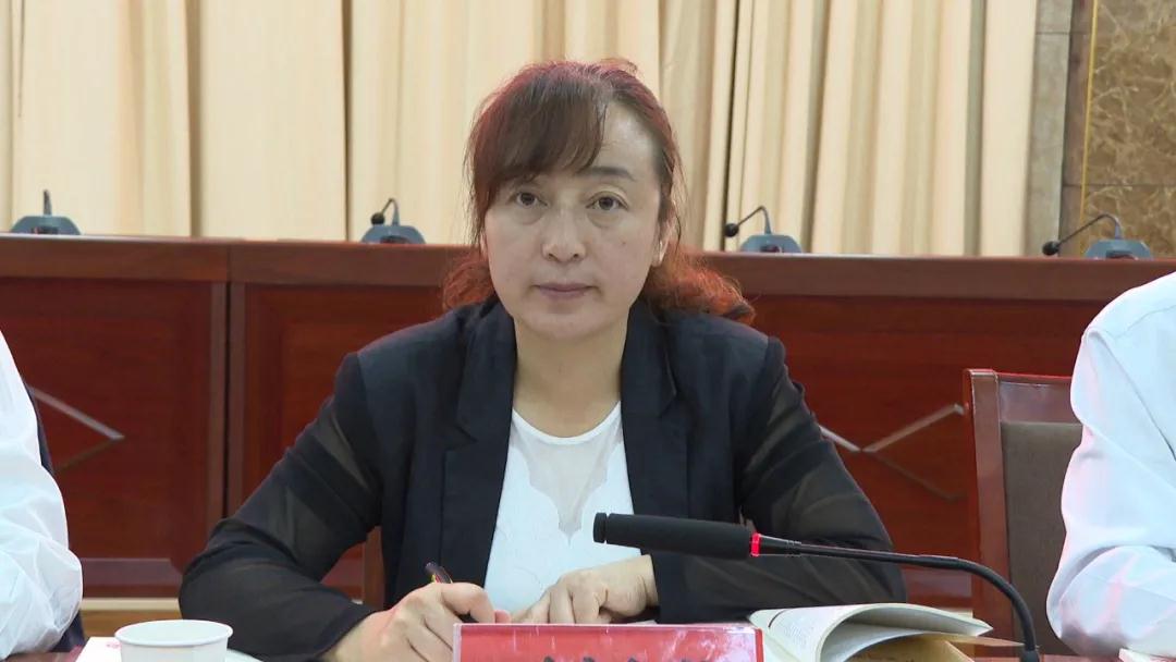 县委常委,宣传部部长王添芬同志领学习近平《论中国共产党历史》(革命